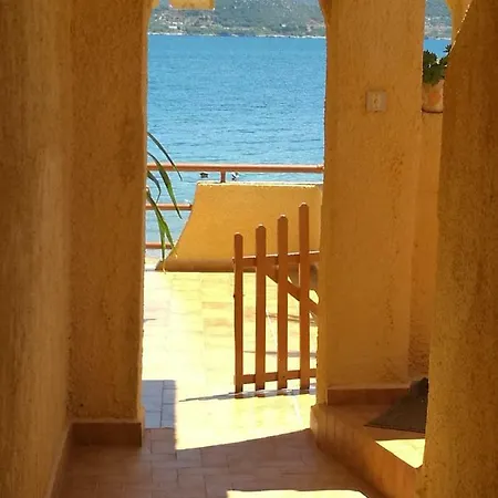 Alekos Houses-waters Edge Apartment